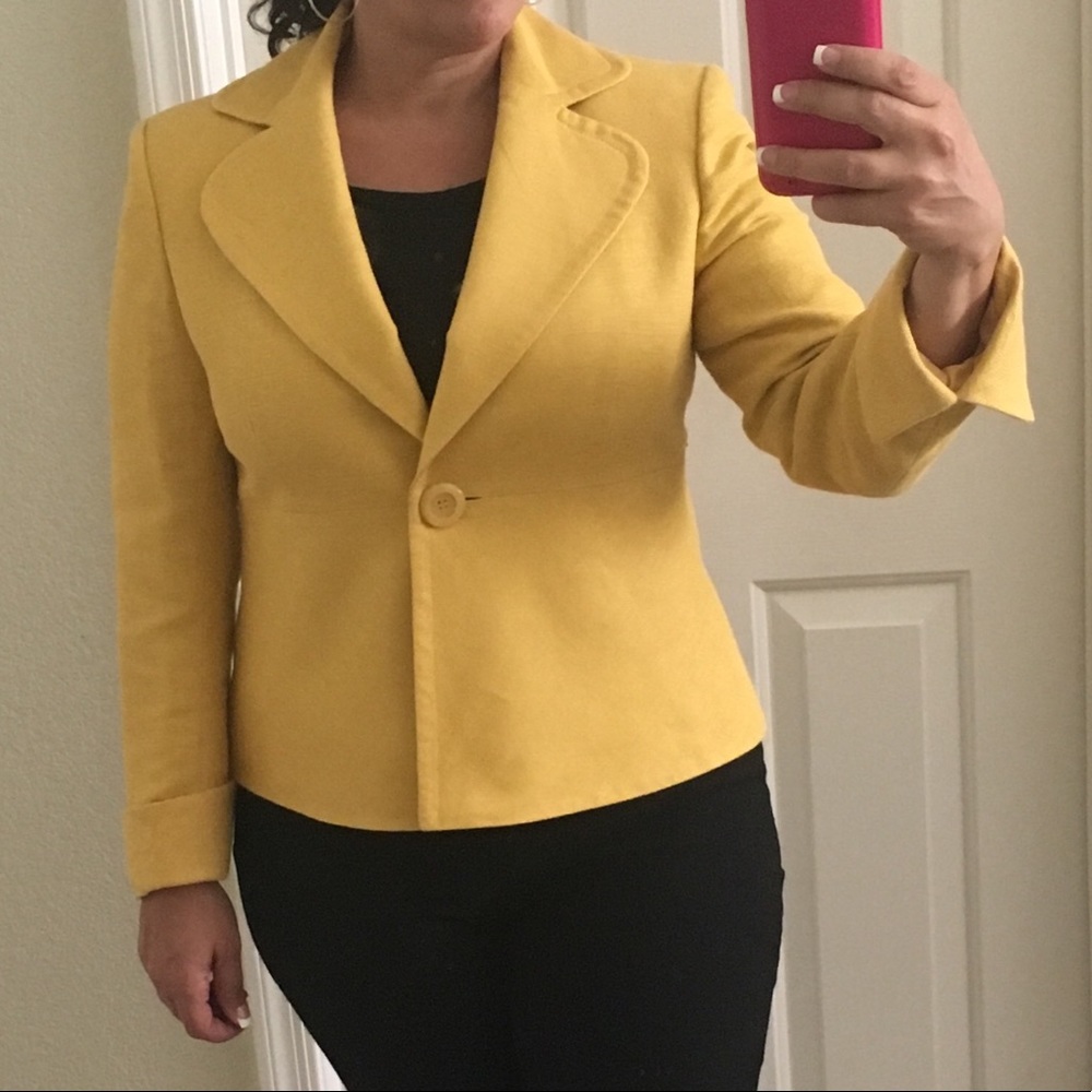 Trendy Yellow Jacket!